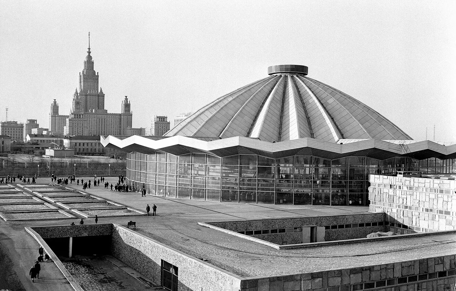 Новогодние шоу в Цирке на Вернадского: многолетняя традиция волшебства и ярких историй